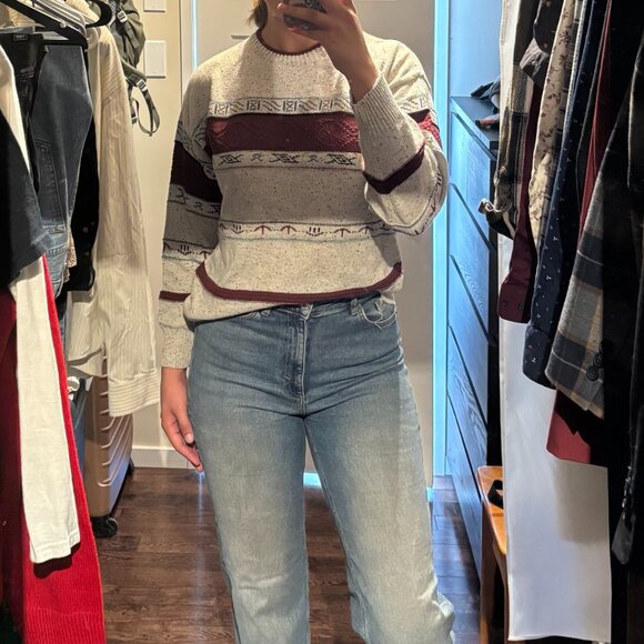 Cozy Lyle & Scott Sweater size M with Burgundy detail - Picture 5 of 5